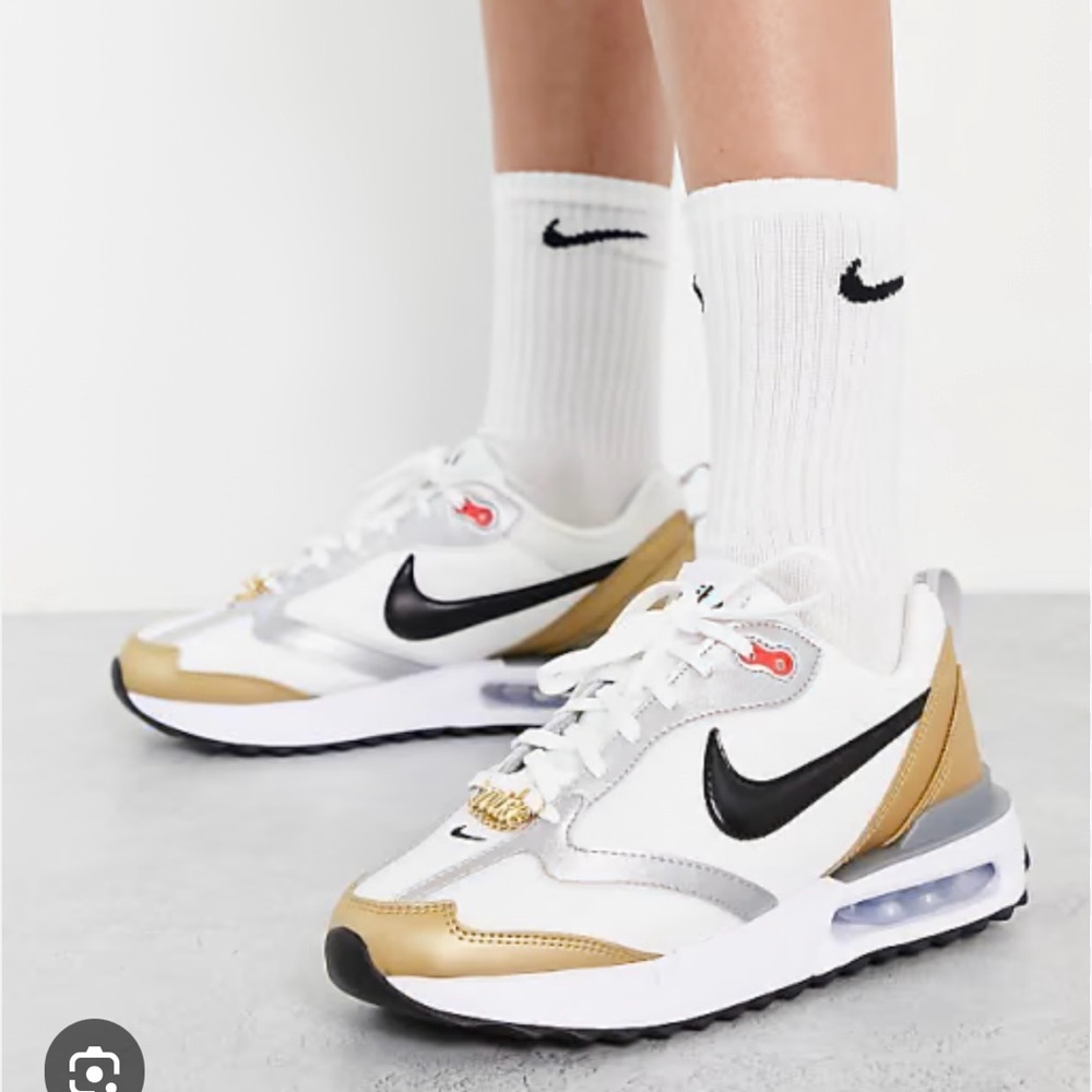 Nike Air Max Dawn SE sneakers, gold & silver, 7.5